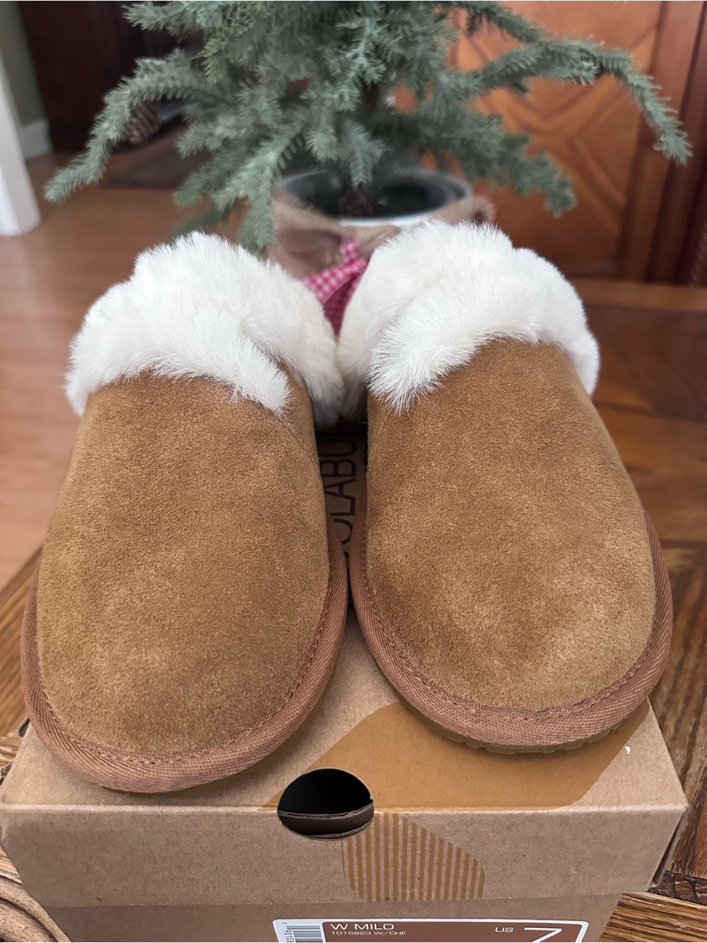 Koolaburra Chestnut Suede Slipper with White Shearling Cuff